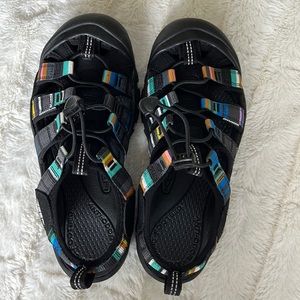 KEEN RAYA BLACK NEWPORT H2 NEW w/box, size 8.5 sport sandal 1003480 multi-color